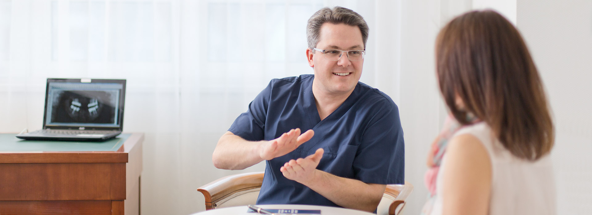 Dr. Kuebler Implantologe Schorndorf Stuttgart